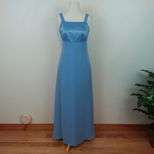 Papell Boutique Elegant Formal Gown Lt.Blue Size 4